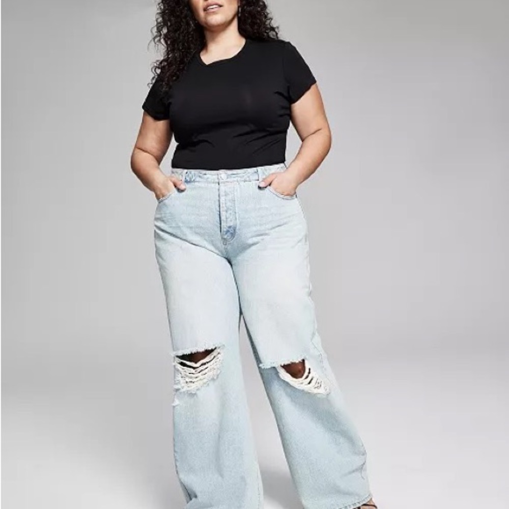 Macy’s high rise distressed jean wide leg fit in size 18.